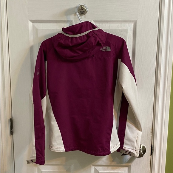 The North Face Flight Series Running Rain Jacket Windstopper Plum Womens Small - Picture 6 of 13